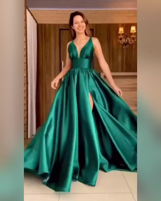 Emerald V-Neck Full-Skirt Gown — Bao An Tailor style